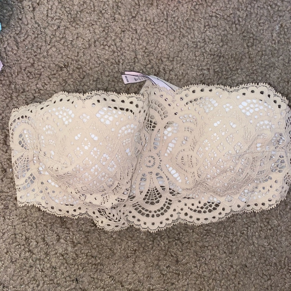VICTORIA SECRET STRAPLESS BRA